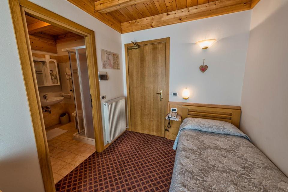 La Montanina Hotel In Val Di Non Malosco Pokoj fotografie